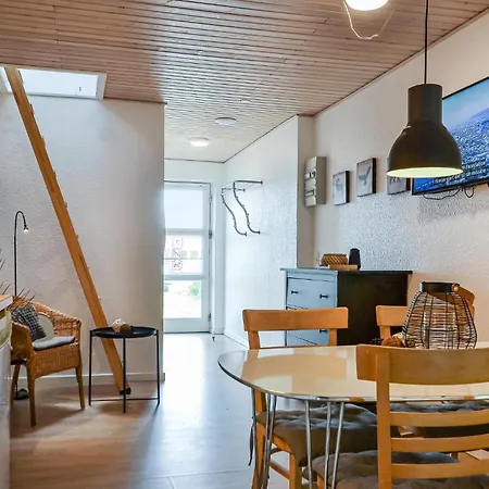 2 Bedroom Beautiful In Apartment Hvide Sande